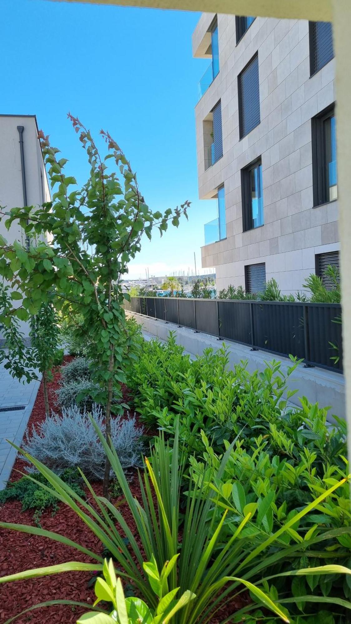 Luxa 5 Min Old Town, 10 Min Airport Apartment Трогир Екстериор снимка